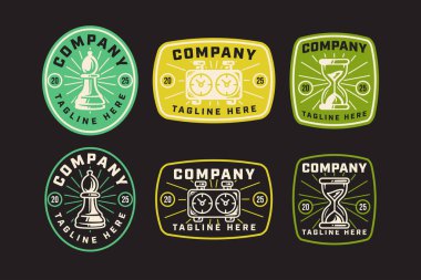 Bishop Chees, saat, kum saati retro rozetim logo dizayn seti. Satranç zamanlaması ve strateji temaları için klasik amblem seti. Filli satranç amblemi, satranç saati, oyun ve turnuva için kum saati.