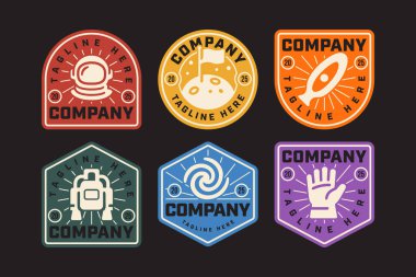 Astronot miğferi, ayda bayrak, solucan deliği, jetpack, Samanyolu, uzay eldiveni retro rozet logo tasarım koleksiyonu uzay, astronomi, galaksi, bilim, bilim, macera, kaşif