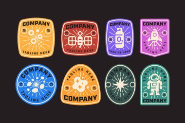 galaksi kümesi, uydu, oksijen tankı, roket, asteroid kuşağı, nebula, süpernova, astronot giysisi retro rozet logo vektör koleksiyonu uzay, astronomi, galaksi, bilim, kaşifler