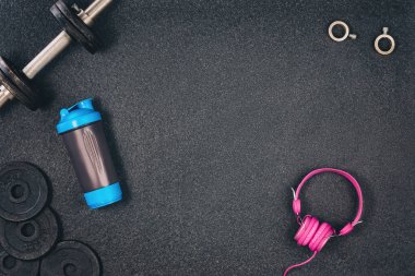 Fitness veya vücut geliştirme arka plan. Spor salonu zemin, halter ana sayfa görünümü