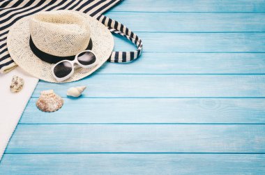 İskele plaja üstten görünüm yakın. Arka plan kopya alanı ile