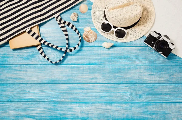 İskele plaja üstten görünüm yakın. Arka plan kopya alanı ile