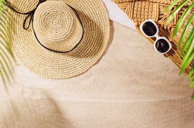 Kumlu plaj arka plan üst görünümü. Kopyalama alanı ile kum dokusu