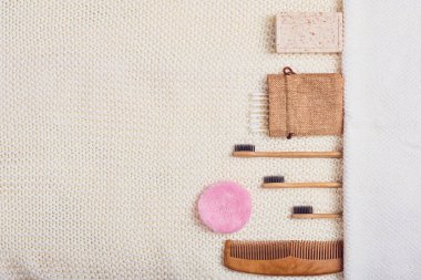 Vücut bakımı ya da rahat arka planda banyo ürünleri. Üst görünüm 