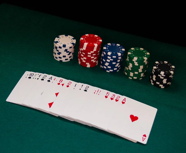 Deck Poker Cards Poker Chips Various Colors Green Mat — Stock Photo, Image