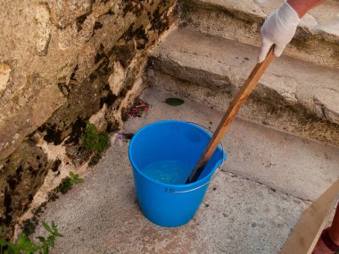 eski mavi mavi sepet, yakın