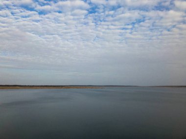 Ispanya 'da güzel bir göl. Doğa, seyahat