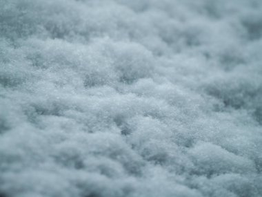 kış gününde yerde beyaz kar