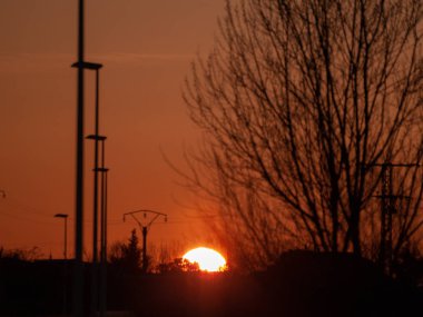 günbatımı turuncu gökyüzü La Alberca, Salamanca, İspanya