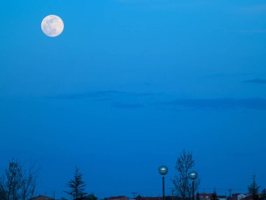 akşam lamba direkleri. İspanya