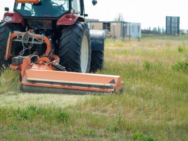 Salamanca, İspanya alanında çalışan Çiftçi traktör