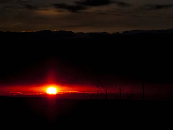 Pôr Sol Pasto Com Céu Romântico — Fotografia de Stock