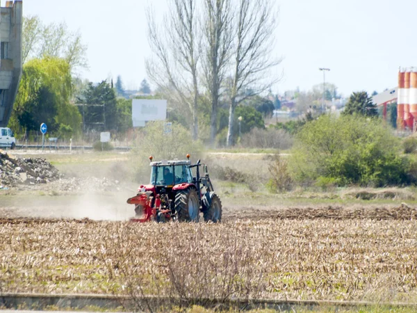 Mezőgazdasági Traktor Dolgozik Mező Salamanca Spanyolország — Stock Fotó