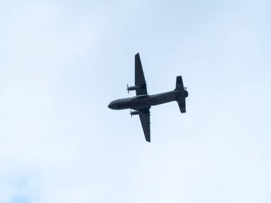 gökyüzünde uçak. seyahat, doğa