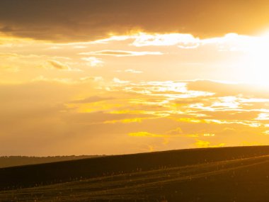 günbatımı alanında Cabeza de Diego Gomez, Salamanca, İspanya