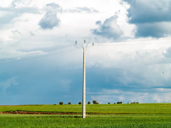 Wieża Energii Elektrycznej Błękitnego Nieba — Zdjęcie stockowe