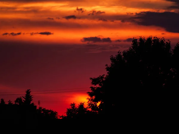 日落与橙色天空在 Alberca 萨拉曼卡 西班牙 — 图库照片