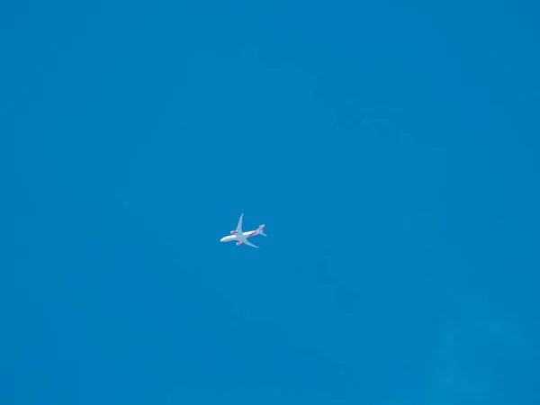 Gökyüzünde Uçak Seyahat Doğa — Stok fotoğraf