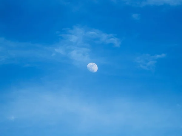 蓝天满月 西班牙 — 图库照片