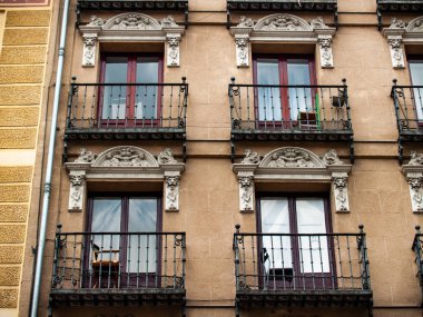 Madrid, İspanya 'daki güzel eski bina.
