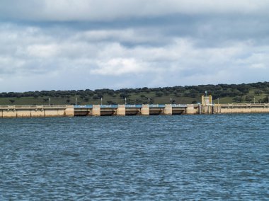 Su barajı, Salamanca, İspanya. 