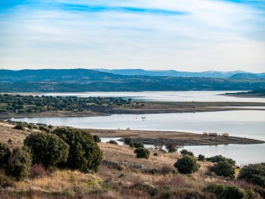 Manzara nehir La Maya Reservoir (Salamanca)