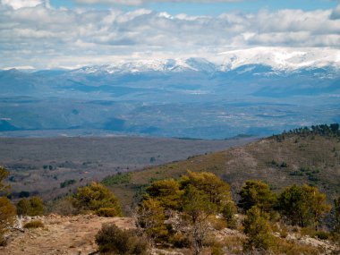 Bir dağ manzarası havadan görünümü üzerinde La Alberca, Salamanca, İspanya
