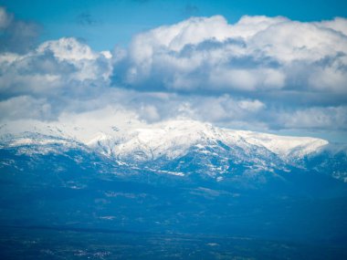 Bir dağ manzarası havadan görünümü üzerinde La Alberca, Salamanca, İspanya