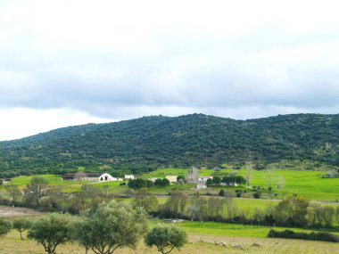 Dağ manzarası içinde Cenicientos, Madrid, İspanya 