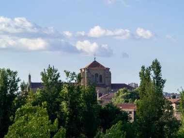 İspanyol köyünde antik katedral 