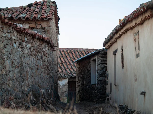 西班牙萨拉曼卡村的老建筑 — 图库照片
