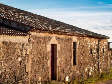 İspanyol köyünde eski bina 