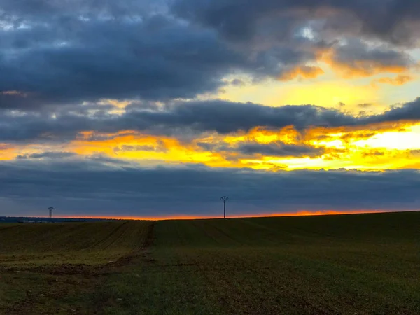 günbatımı turuncu gökyüzü La Alberca, Salamanca, İspanya