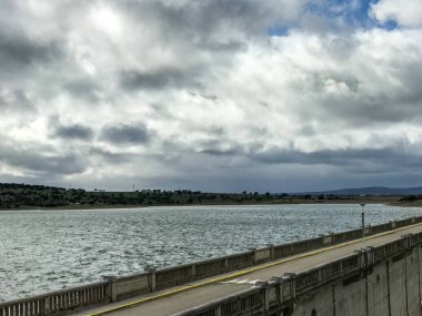 Manzara nehir La Maya Reservoir (Salamanca)