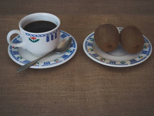 Desayuno Una Taza Café Porcelana Una Cuchara Vieja Plato Con — Foto de Stock