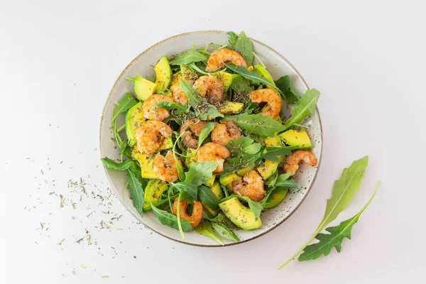 Salade Avec Avocat Crevettes Herbes Fraîches — Photo