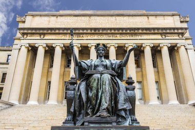 Columbia Üniversitesi Kütüphane okulumu heykel ile New York City içinde
