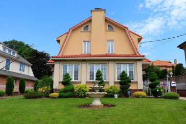 Konut Amerikan lüks ev - yaz aylarında lüks bir mahallede bir konut banliyö ev