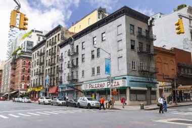 Eski Aşağı Manhattan, Batı Street, Broadway, New York City'deki Tribeca mahallesinde binalar görüntülemek