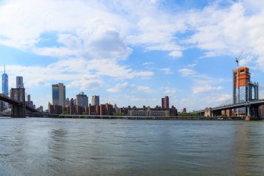 Manhattan Köprüsü ve Brooklyn Köprüsü yakın çekim