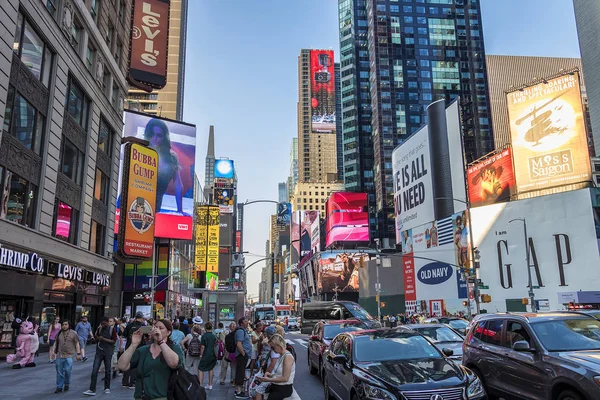 Gün batımında times Meydanı'nda reklam