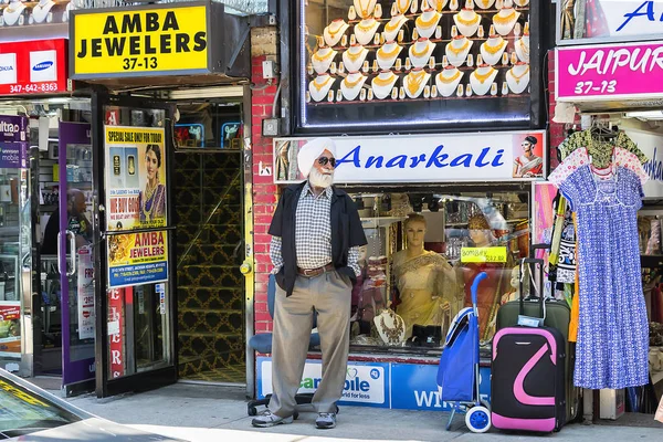 Indian Man Wearing Turban Jackson Heights Queens — Stock Photo, Image