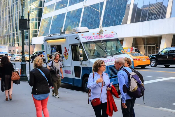 Nueva York Escena Urbana Con Camión Helados Vintage —  Fotos de Stock