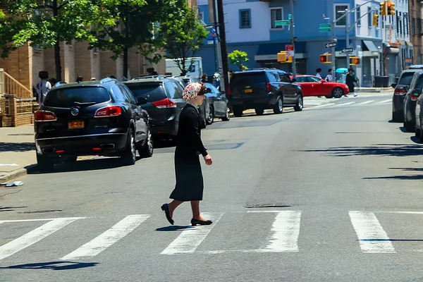 Orthodox Jews Wearing Special Clothes Shabbat Williamsburg Brooklyn New York — Stock Photo, Image