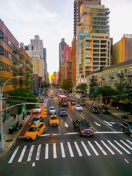  Hava trafik görünümünde 2 Avenue gün batımında