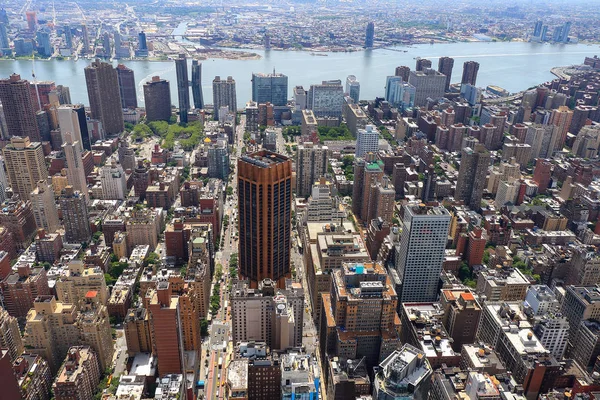 Doğu Manhattan'ın havadan görünümü 33st ve 34st