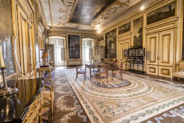 Office içinde of zengin Queluz Kraliyet Sarayı dekore edilmiştir. Eski yazlık Portekizce Kraliyet ailesi tarafından kullanılan. 