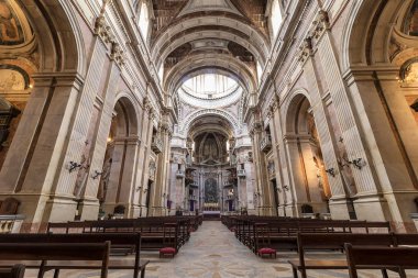  Mafra Sarayı ve manastır Bazilikası. Fransisken tarikat. Barok mimari.
