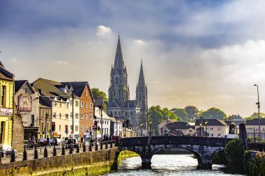 :Gün batımında Cork, İrlanda'nın görünümü