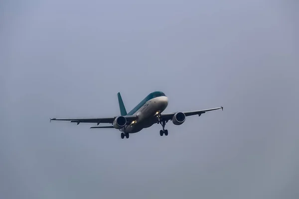 Flygplan Som Lyfter Från Dublin Flygplats — Stockfoto